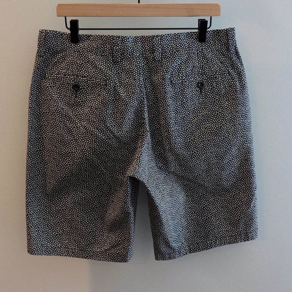 J. Crew Men's 33 x 10.5 Flat Front Novelty Print Club Shorts Style #E6137